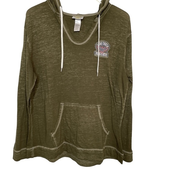 Wonder Woman Cotton/Poly Pajama Set Hoodie and Shorts Grey/Green Burnout Size L - Picture 4 of 16